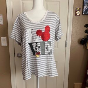 Mickey Mouse LOVE t-shirt